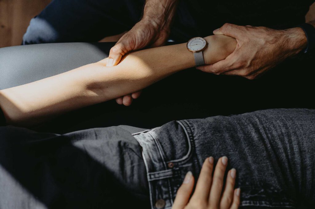 Physiotherapeut Felix Groh in Behandlung in der Physiotherapie Hanseviertel in Lüneburg